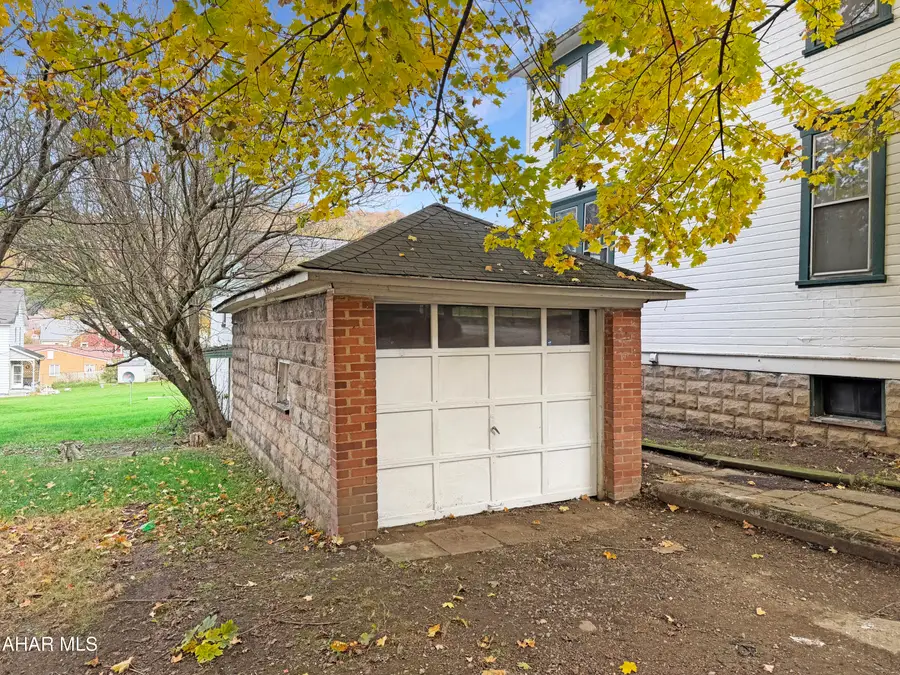 410 Village Street, Johnstown, PA 15902 - #3