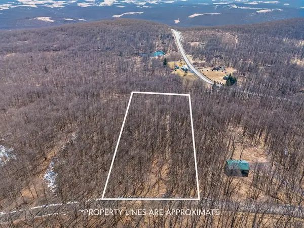 414 Shawnee View Rd, Central City, PA 15926