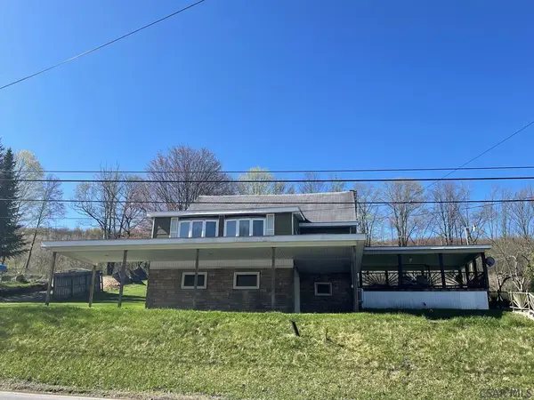 101 Country Lane, Portage, PA 15946