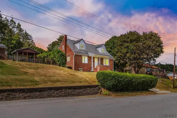 1902 Baumgardner Ave, Windber, PA 15963