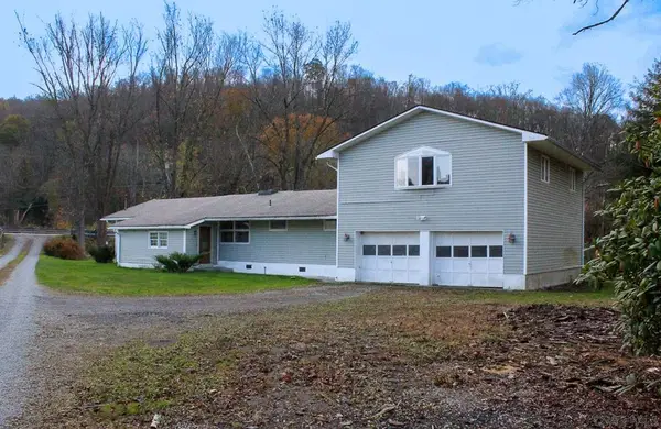 107 Redbud Lane, Latrobe, PA 15650