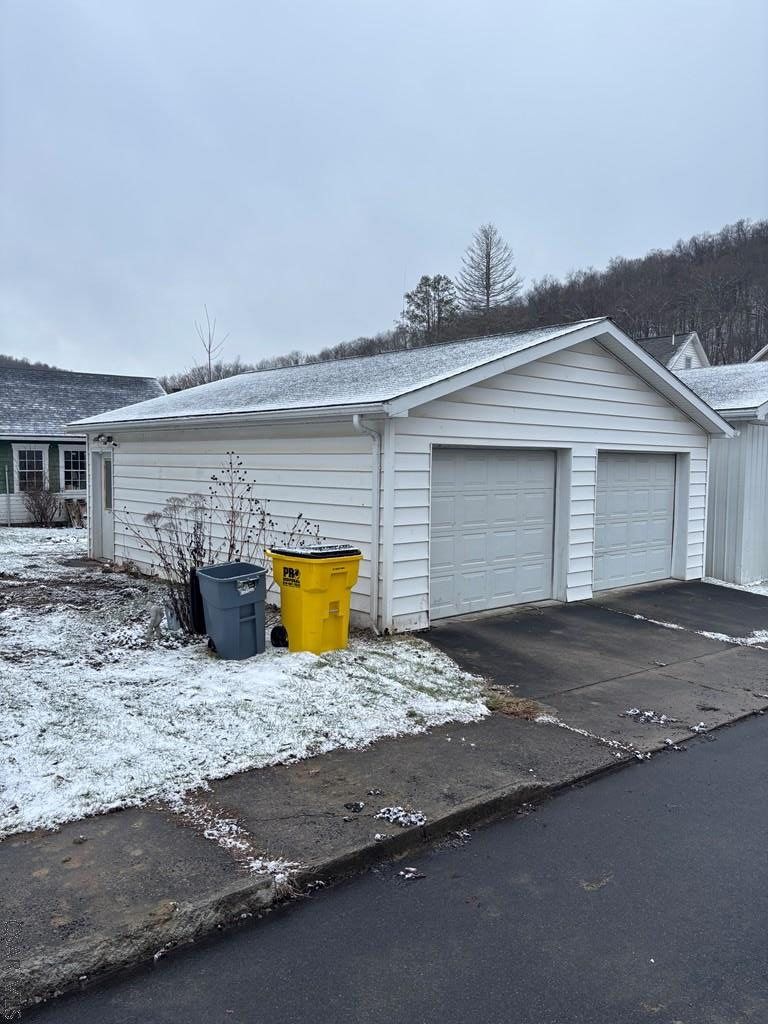 905 Weigle St, Hooversville, PA 15936 - #3