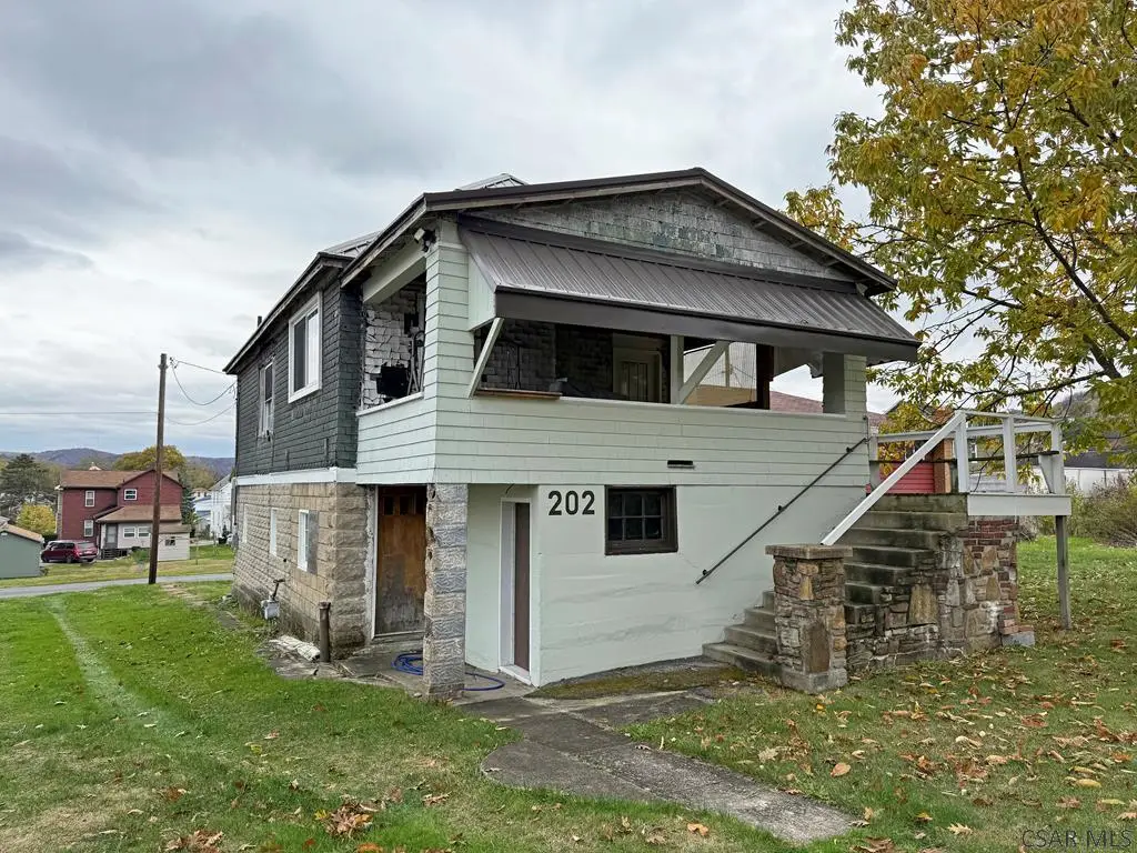 202 Strayer Street, Johnstown, PA 15906 - #1