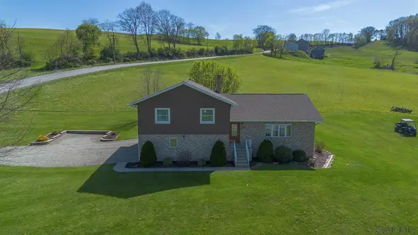 1063 Penn Ave, Hollsopple, PA 15935