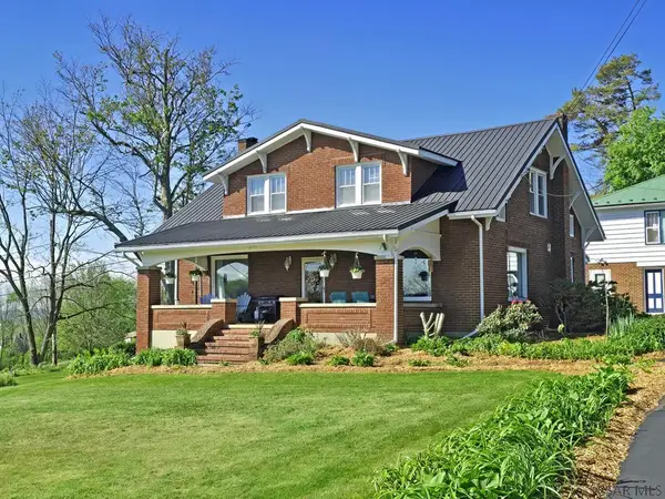 3145 Springs Hill Rd, Springs, PA 15562