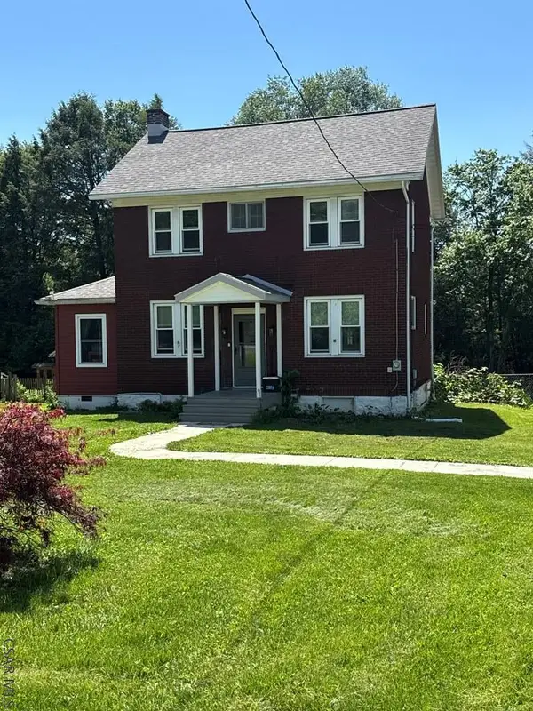 19-21 Harmony Dr, Johnstown, PA 15909