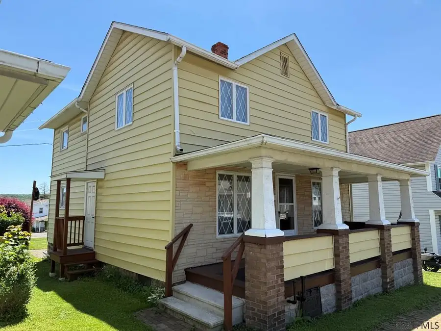 416 10th St, Windber, PA 15963 - #2