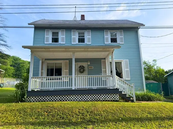 128 Penn Avenue, Hollsopple, PA 15935