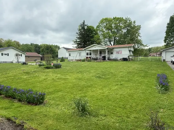 553 Seward St, Seward, PA 15954
