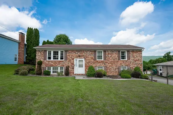 1216 Zucco Ln, Johnstown, PA 15905