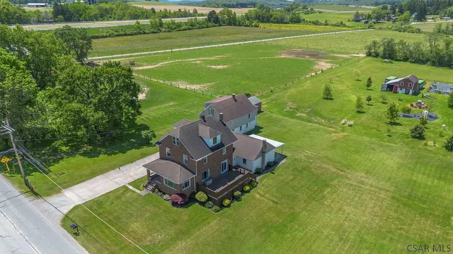 915 Miller Picking Rd, Davidsville, PA 15928 - #2