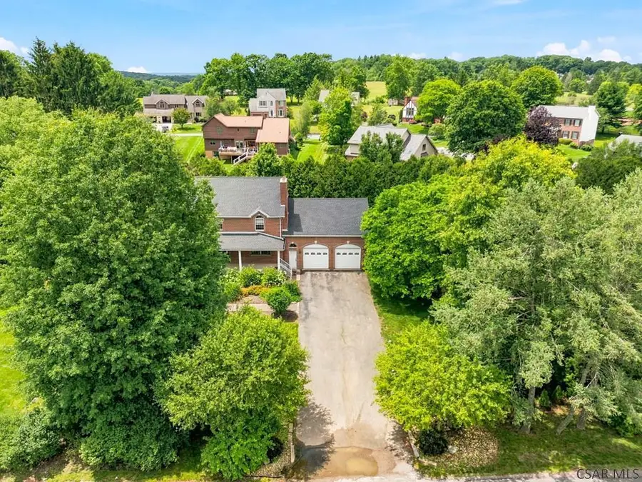413 Stadium Dr, Somerset, PA 15501 - #2