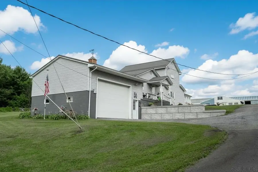 3519-3523 Dark Shade Dr, Windber, PA 15963 - #3