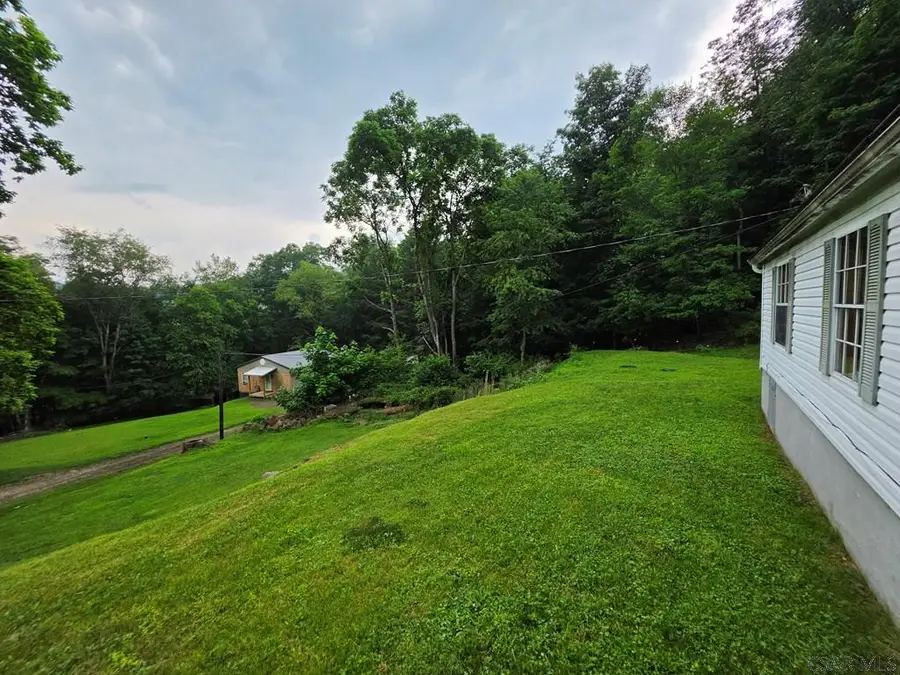 282 Old Rocky Rd, Johnstown, PA 15905 - #3