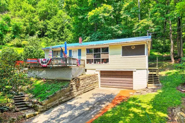 627 Lakeview, Confluence, PA 15424