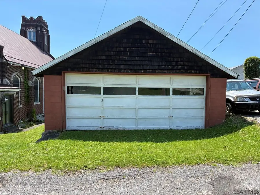 913 Graham Avenue, Windber, PA 15963 - #3