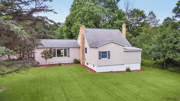 960 Pike Road, Mineral Point, PA 15942