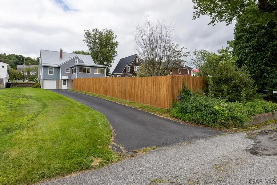 211 Leila St, Johnstown, PA 15905 - #3