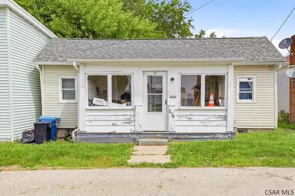 214 W Vine St, Mt. Pleasant, PA 15666