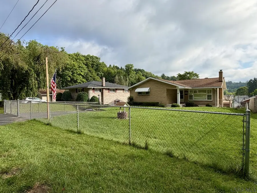 102 Thunderbird Drive, Johnstown, PA 15905 - #2