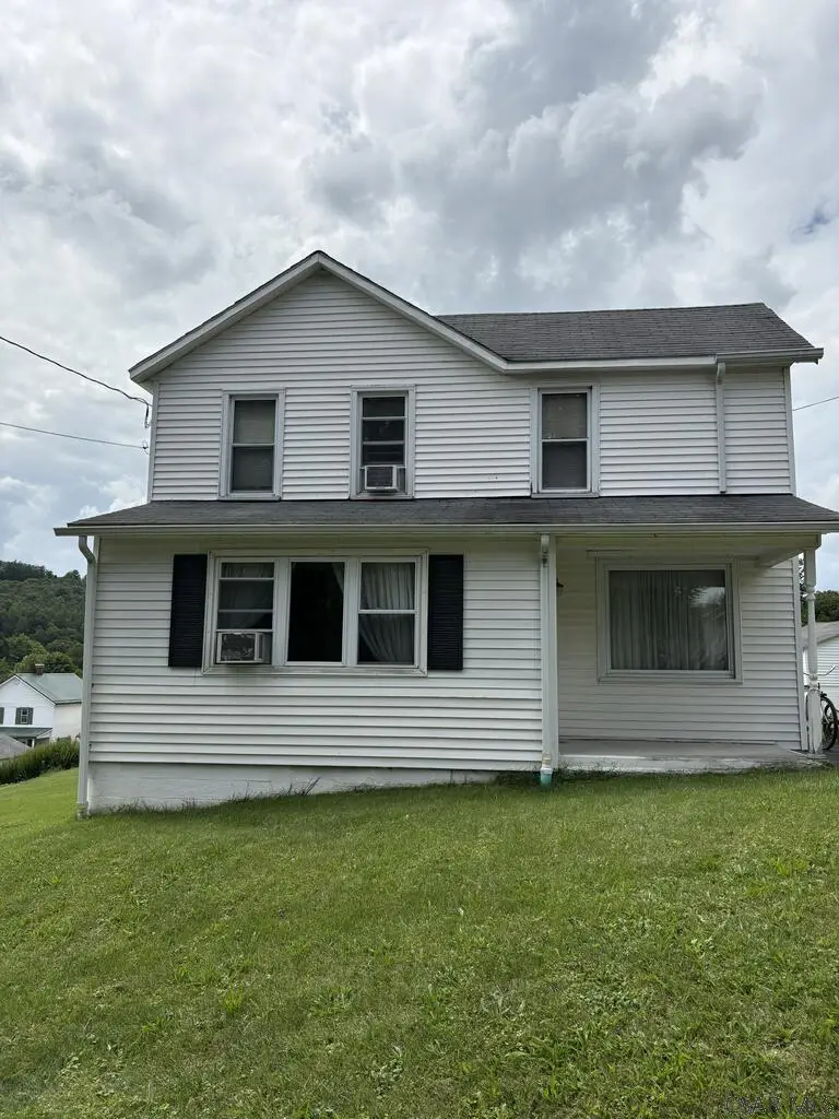 661 Stewart St, Beaverdale, PA 15921 - #1