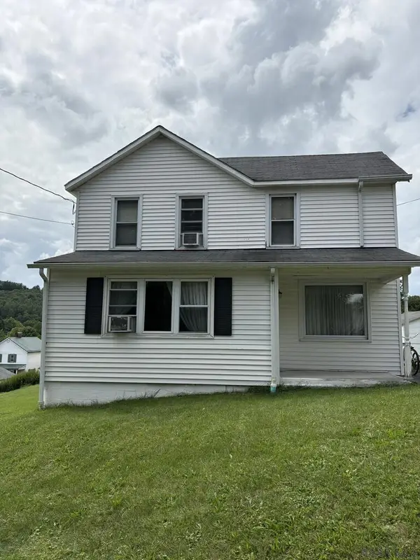 661 Stewart St, Beaverdale, PA 15921