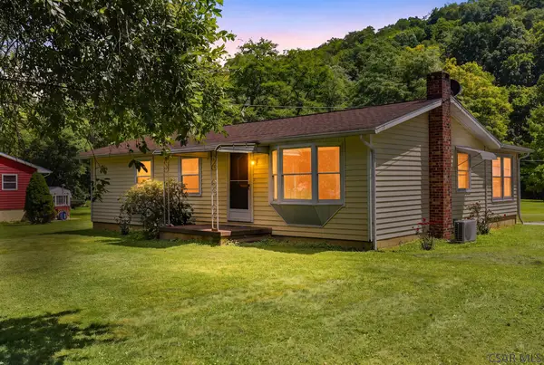 5536 Somerset Pike, Hollsopple, PA 15935