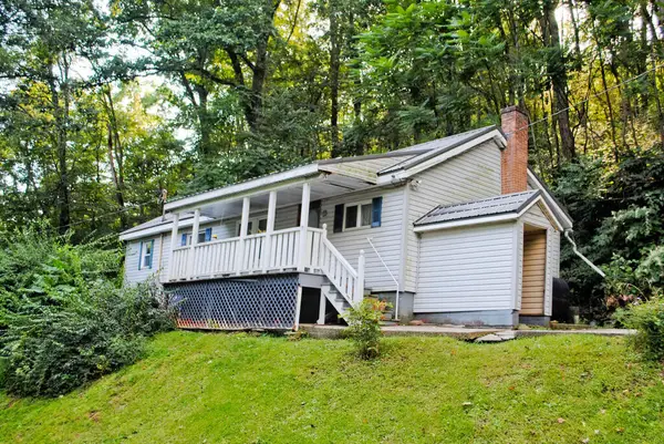 256 Prosser Hollow Rd, Johnstown, PA 15906