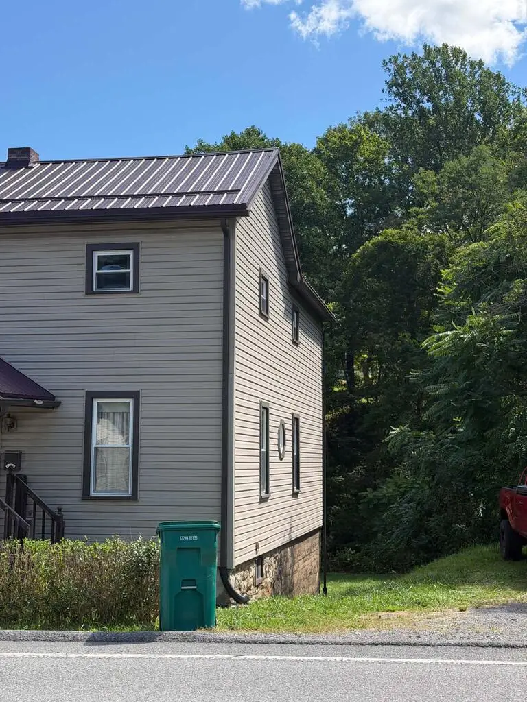 561 Fairfield Ave, Johnstown, PA 15906 - #2