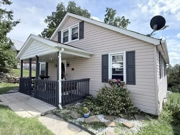 312 Robinson Avenue, Johnstown, PA 15905 - #3