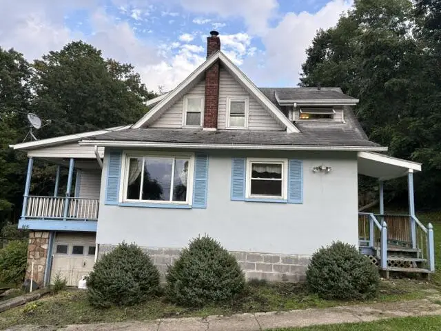 215 Wertz Rd, Johnstown, PA 15902 - #1