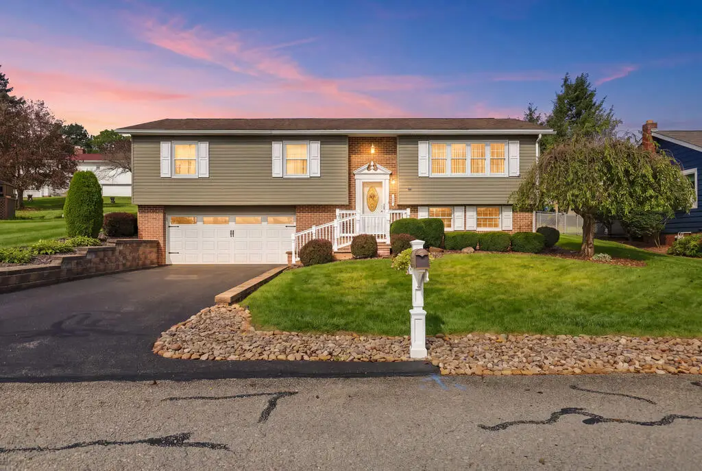 1316 Maplehurst Dr, Somerset, PA 15501 - #1