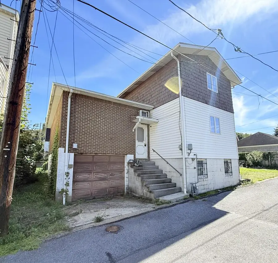 561R Linden Ave, Johnstown, PA 15902 - #2