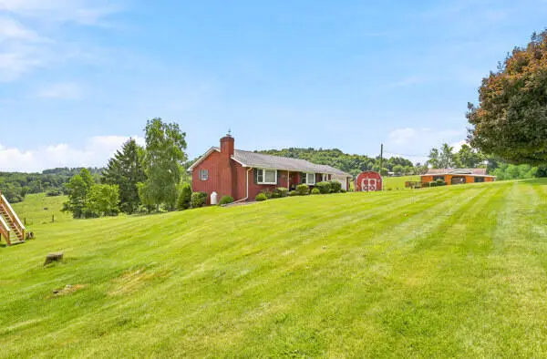 7630 Penn Ave, Somerset, PA 15501 - #2