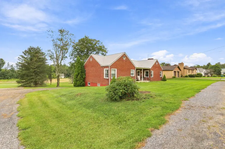 401 Dobson St, Windber, PA 15963 - #2