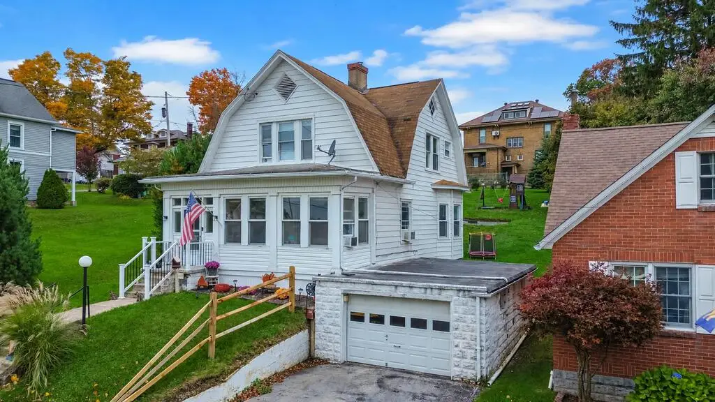 513 W Crawford Street, Ebensburg, PA 15931 - #1