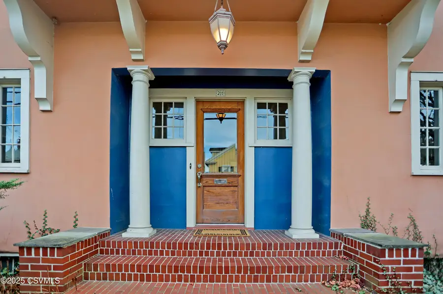 211 W Pine Street, Selinsgrove, PA 17870 - Image #2