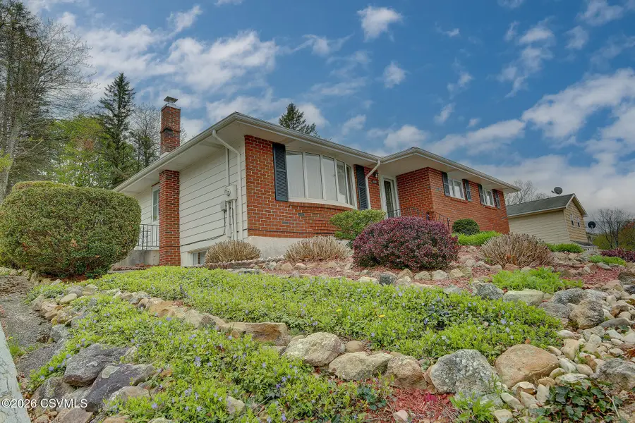 380 E 14th Street, Hazle, PA 18202 - #2