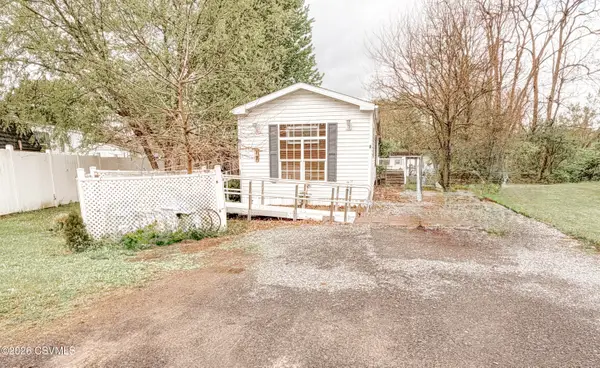 17 Canary Drive, Danville, PA 17821
