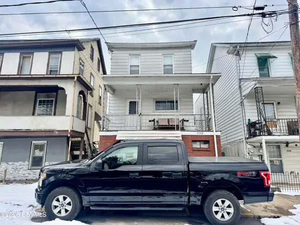 1542 Pulaski Avenue, Coal Township, PA 17866