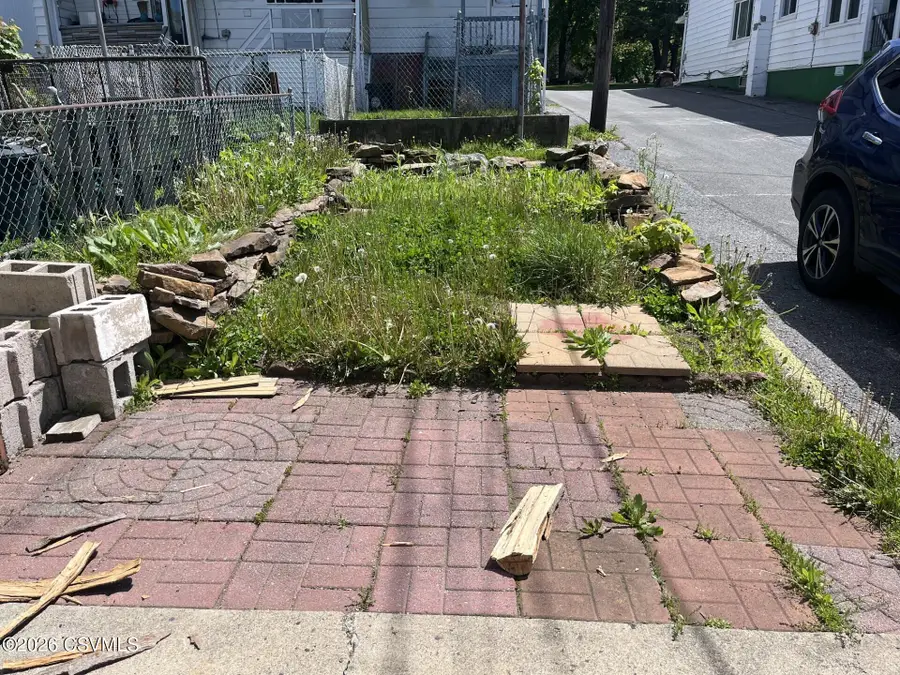 228 E 2nd Street, Mount Carmel, PA 17851 - #3