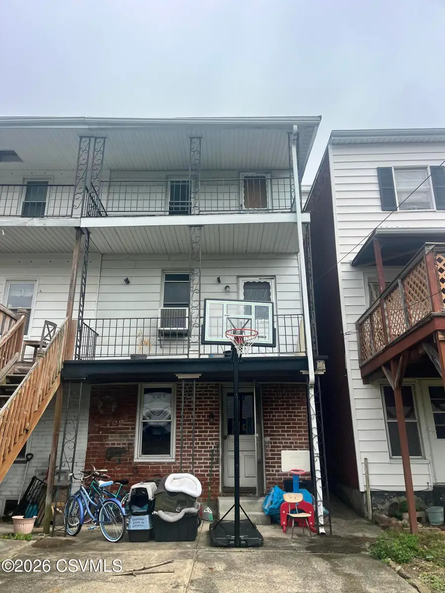 208 W 4th Street, Mount Carmel, PA 17851 - #2