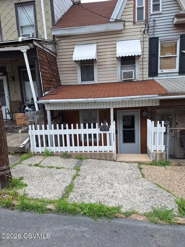907 W Mulberry Street, Coal Township, PA 17866