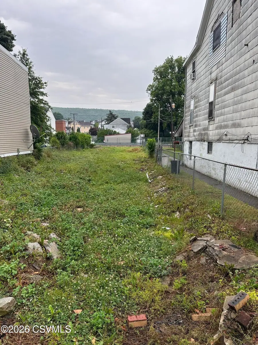 328 E Center Street, Mount Carmel, PA 17851 - #2