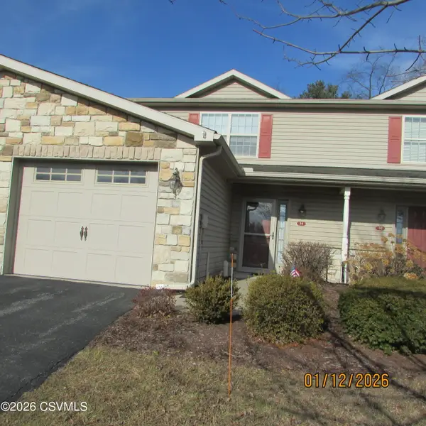 34 N Oakwood Lane, Selinsgrove, PA 17870