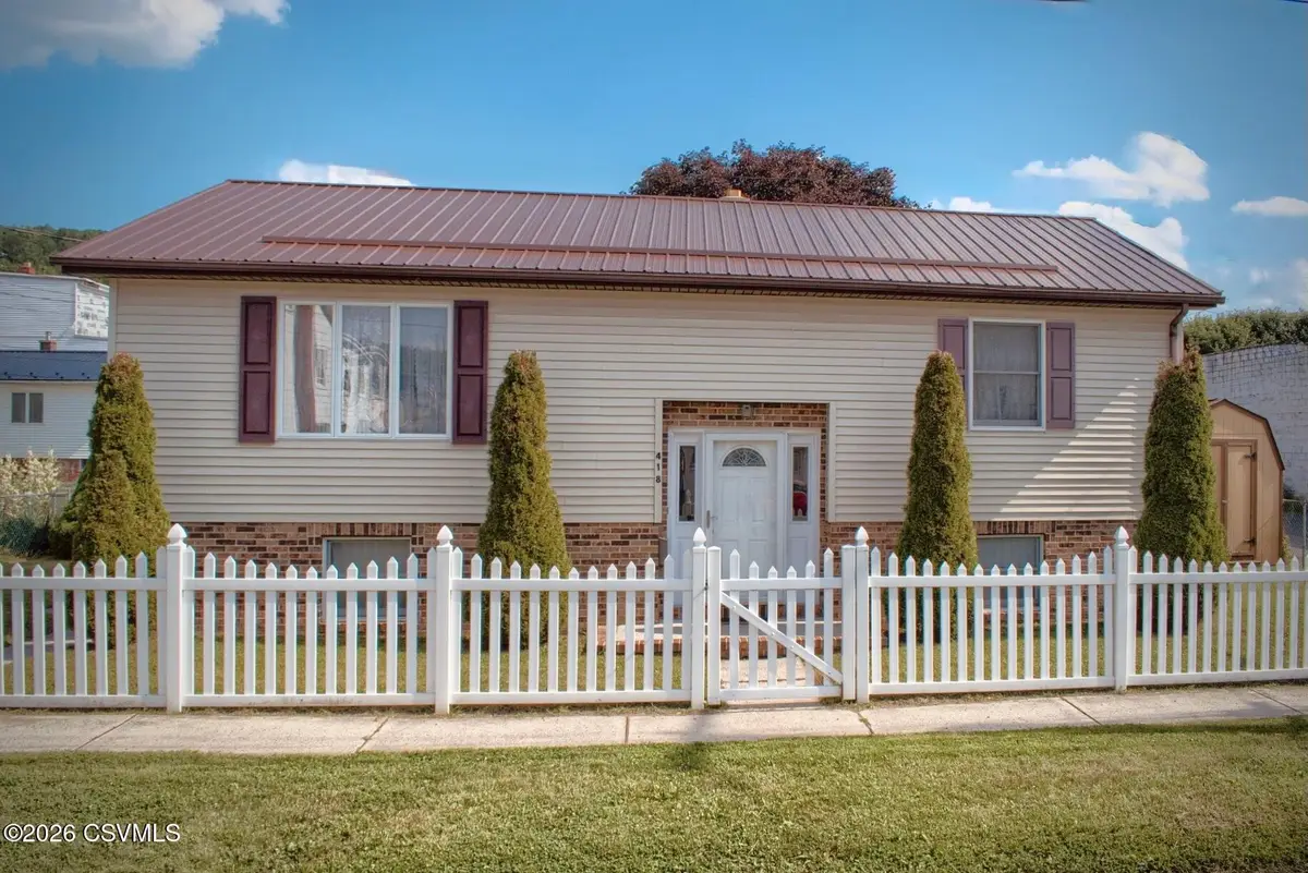418 W 5th Street, Mount Carmel, PA 17851 - #1