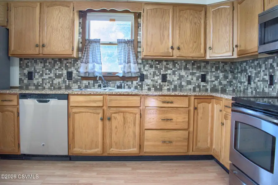 418 W 5th Street, Mount Carmel, PA 17851 - #3
