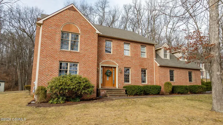 34 Hunt Club Dr, Bloomsburg, PA 17815 - Image #2