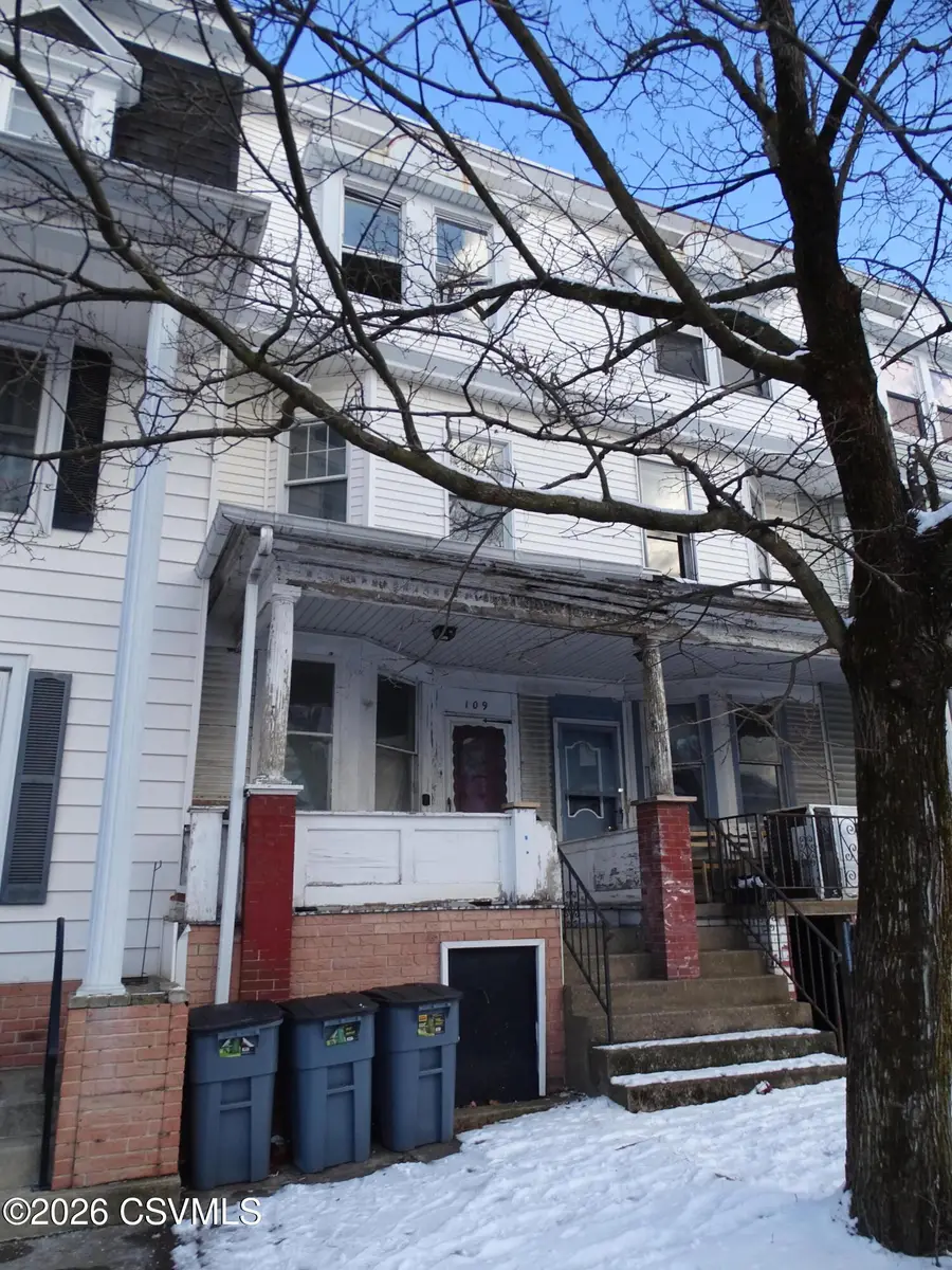 109 S Hickory Street, Mount Carmel, PA 17851 - Image #2