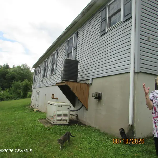 1032 W Mountain Road, Paxinos, PA 17860